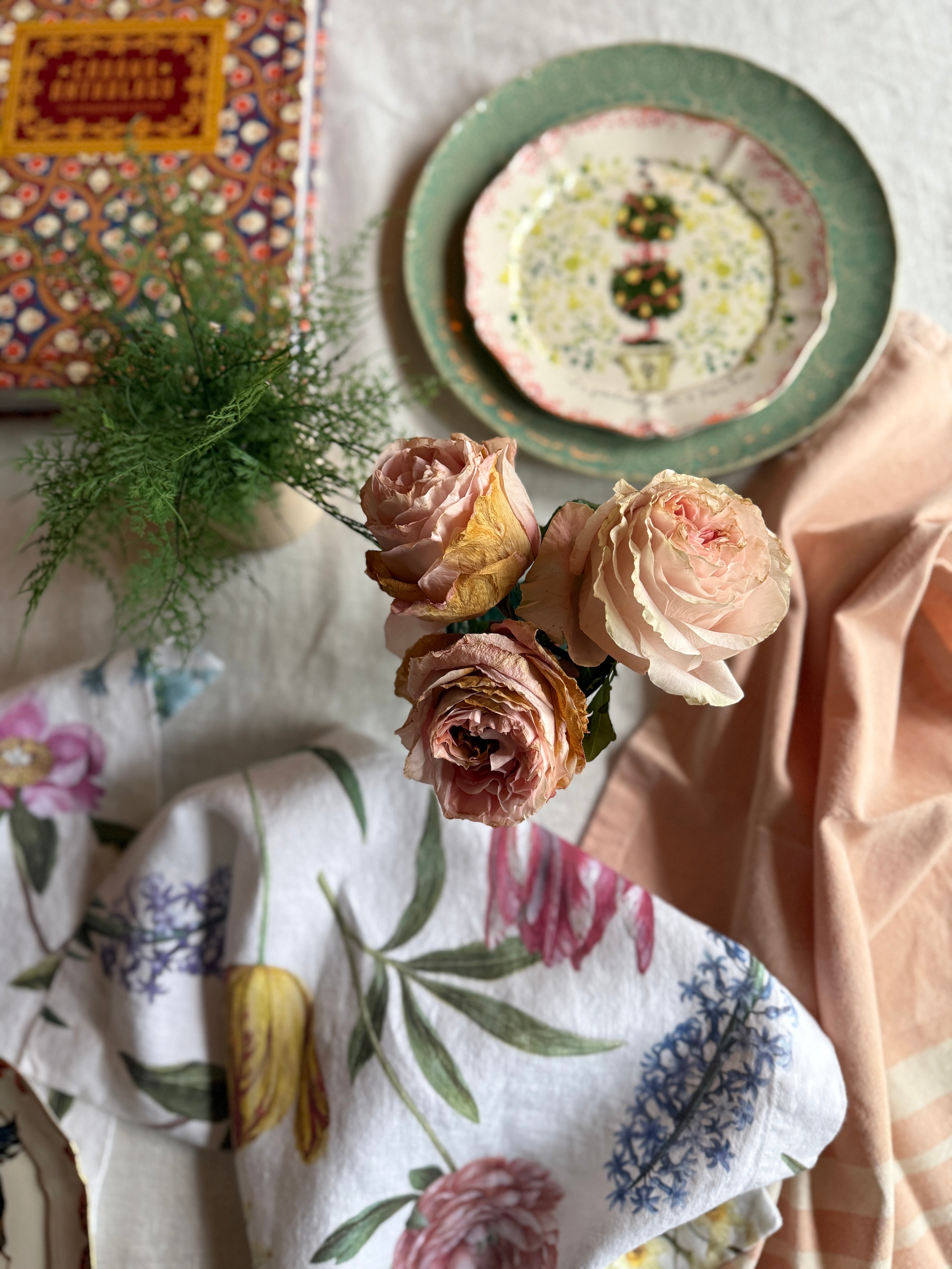 Plain & Floral Tablecloth & Placemats